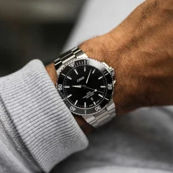 Oris | Aquis Date Black 43.5mm | 01 733 7789 4154-07 8 23 04PEB