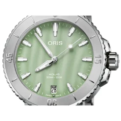 Oris | Aquis Date Seafoam Green 36.5mm | 01 733 7770 4157-07 8 18 05P