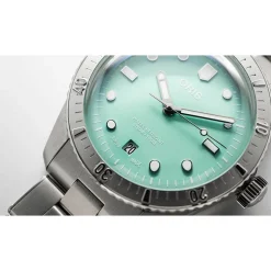Oris | Diver’s Sixty-Five Bracelet ‘Cotton Candy’ Green | 01 733 7771 4057-07 8 19 18