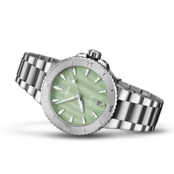 Oris | Aquis Date Seafoam Green 36.5mm | 01 733 7770 4157-07 8 18 05P